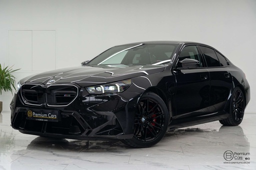 BMW M5 xDrive B&W / HUD / ACC / 360 / Bicolor / Pano